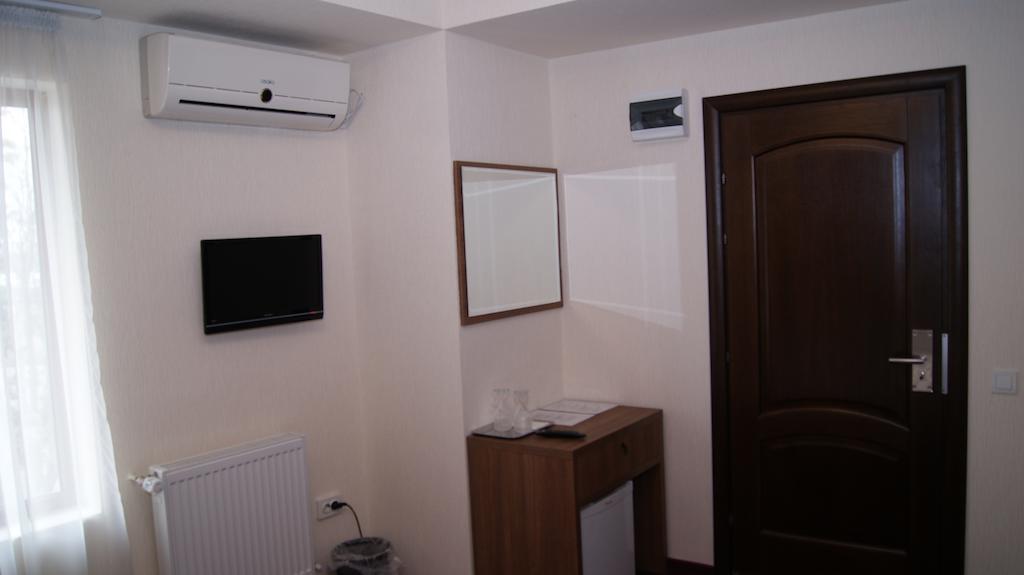 Hotel La Strada Ploiesti Exterior photo