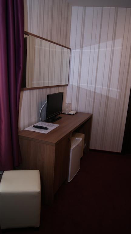 Hotel La Strada Ploiesti Room photo